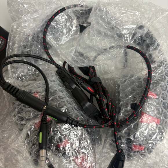 K2 Pro Professional Gaming Headset with Surround Sound and LED Lights - Picture 3 of 6